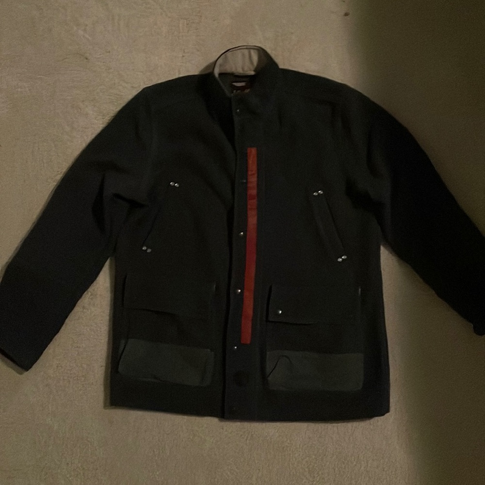 This is a Bomb Boogie jacket size L. Fits more like an XL or XXL.